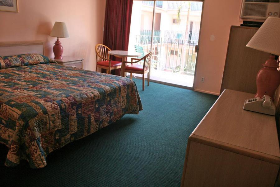 Deluxe, King Bed