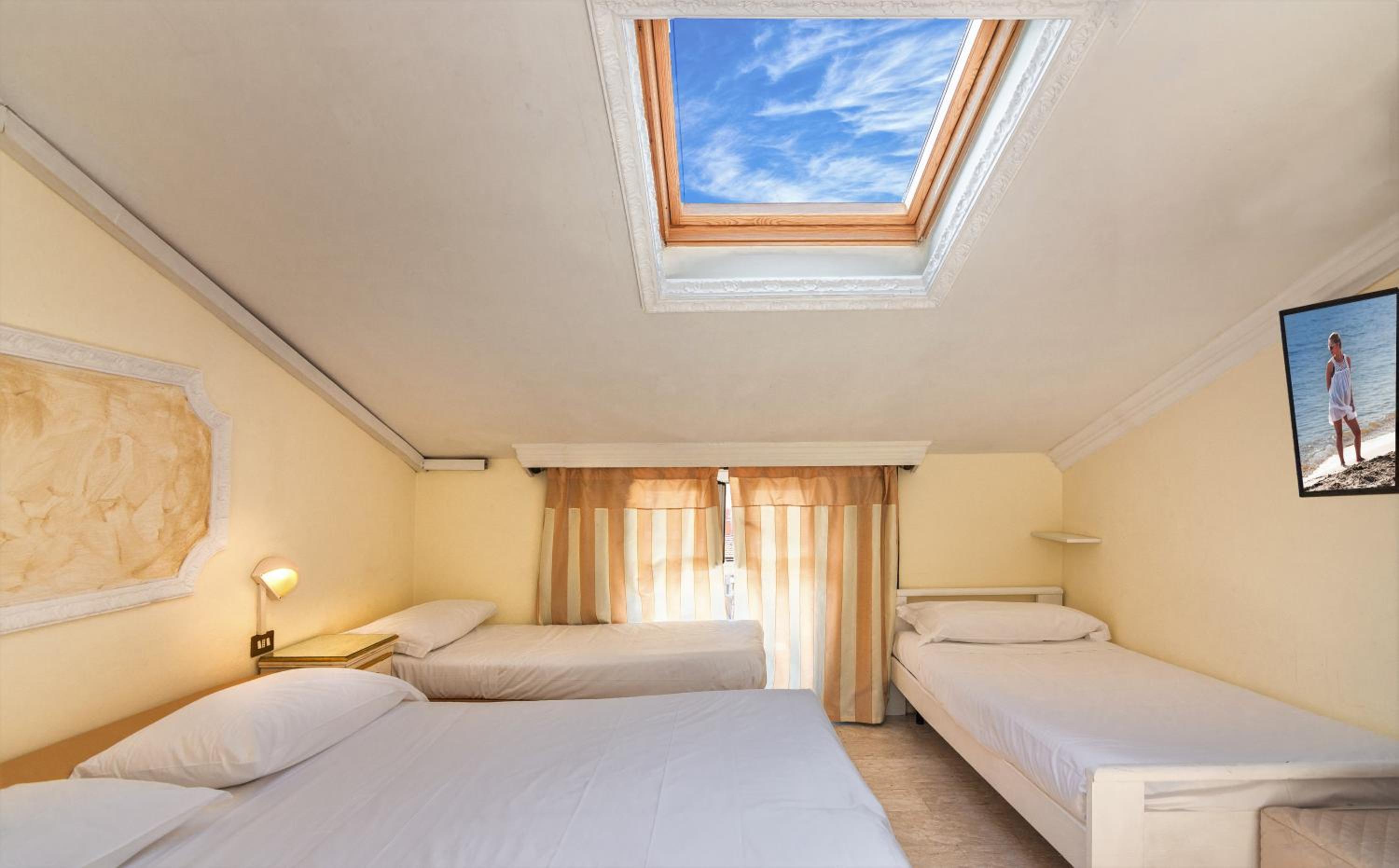 Economy, Quadruple, Attic