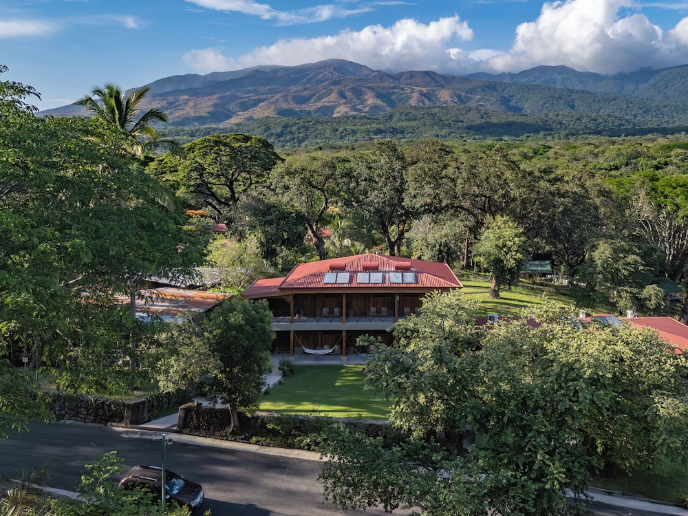 Hacienda Guachipelin Hotel 9/71