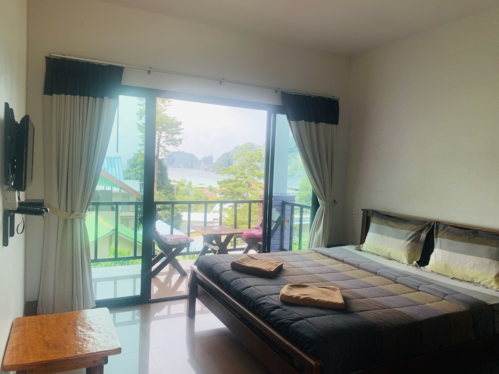 View Garden Resort 6/16