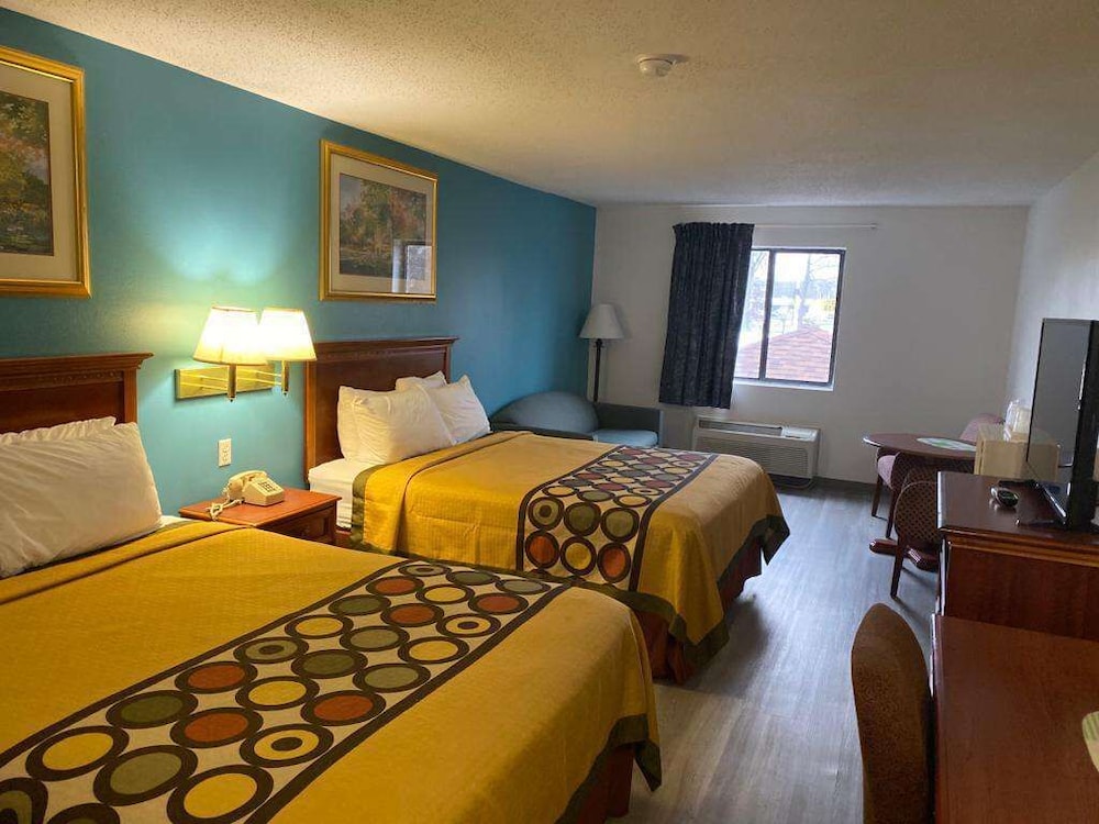 Americas Best Value Inn West Frankfort 7/30