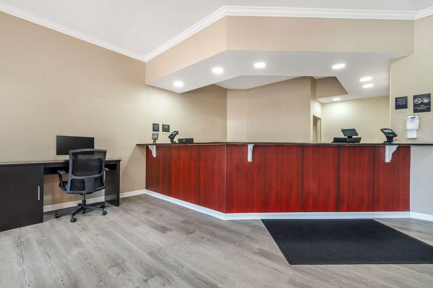 Sleep Inn & Suites Newport News City Center Area 6/41