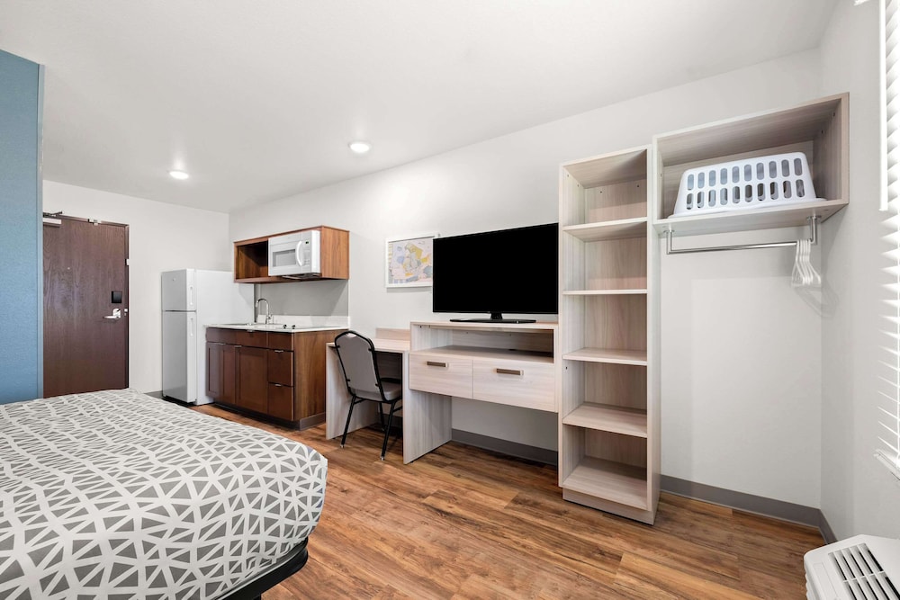 WoodSpring Suites Huntsville - Research Park 16/40