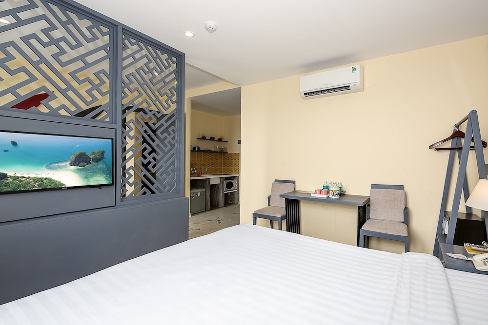 2 BEDROOMS, GRAND, SUITE