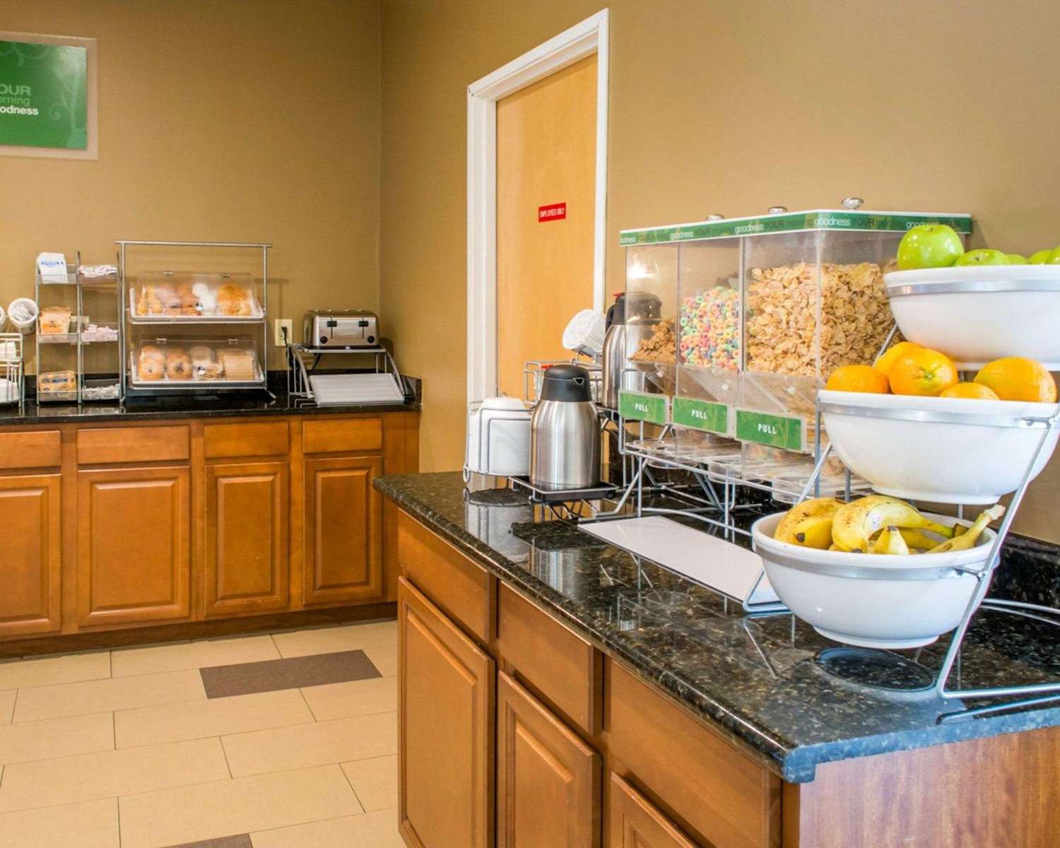 Quality Suites Waldorf MD 3/13