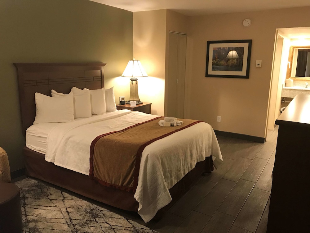 Town & Country Inn 8/50