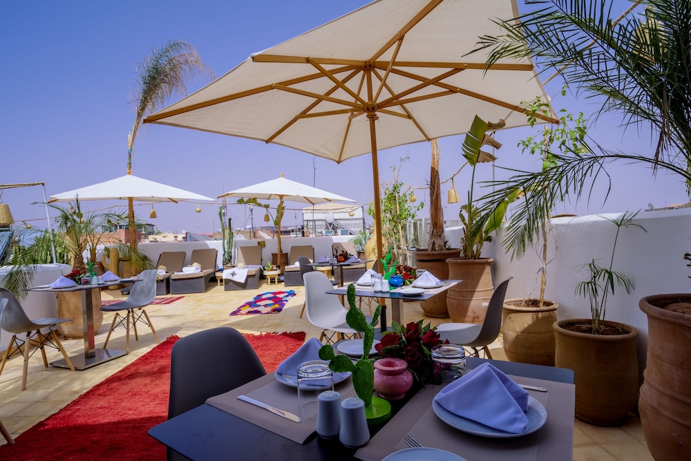 Riad Lumiere D Orient 56/73