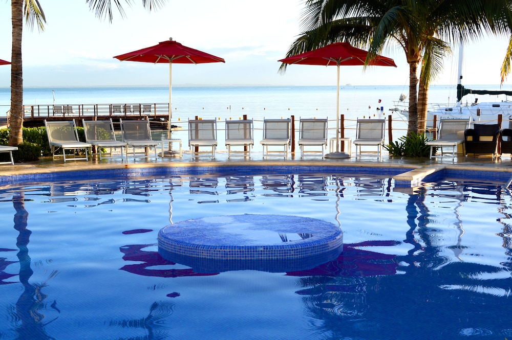 swimming pool spa
