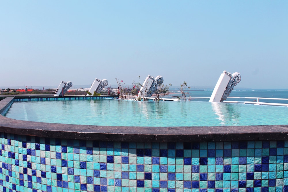 KUTABEX BEACH FRONT HOTEL 37/53