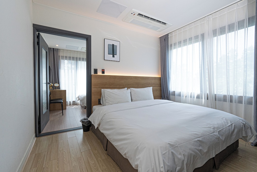 Hotel the Grang Jungmun 12/50