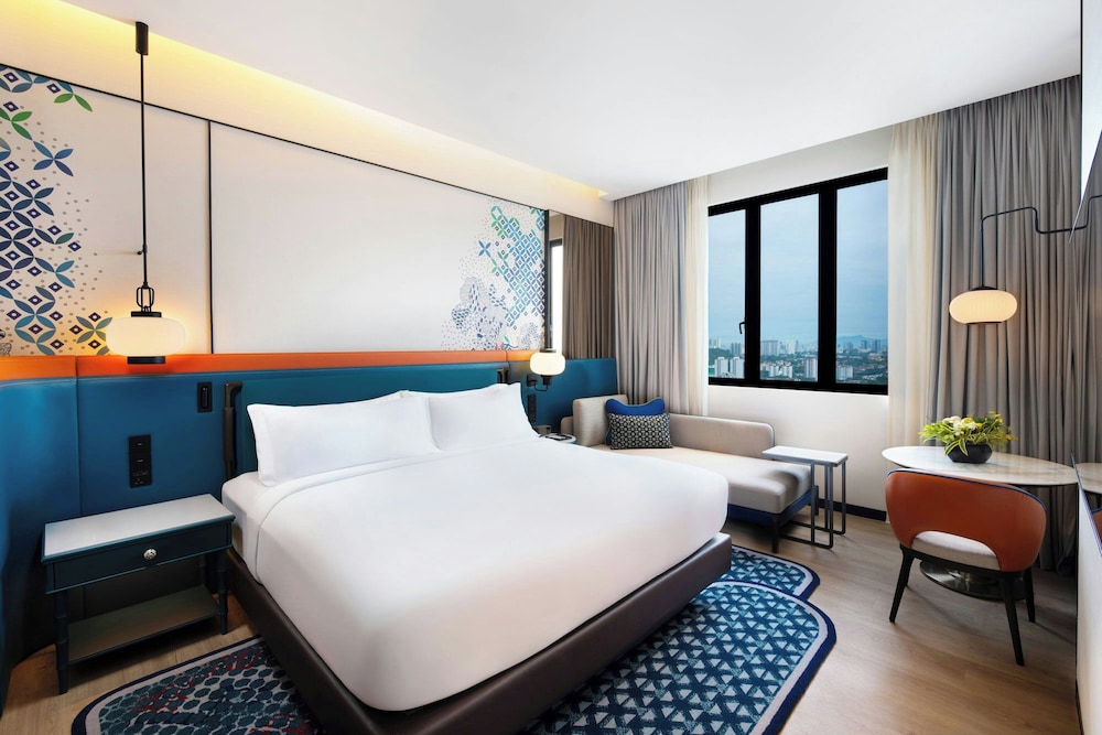 Executive, Suite, King Bed, Partial Sea View