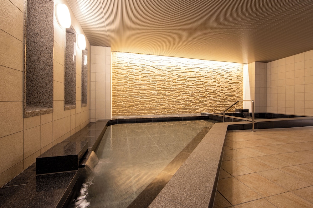 Karaksa Hotel Grande Shin-Osaka Tower 42/68