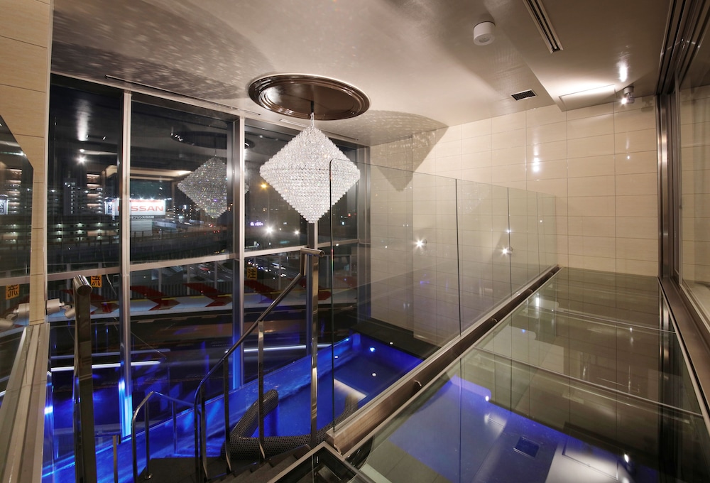 N Hotel 42/58