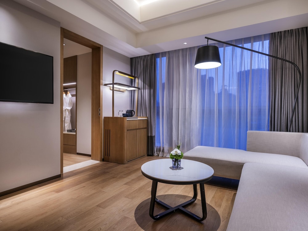 Novotel Shanghai JingAn 24/50