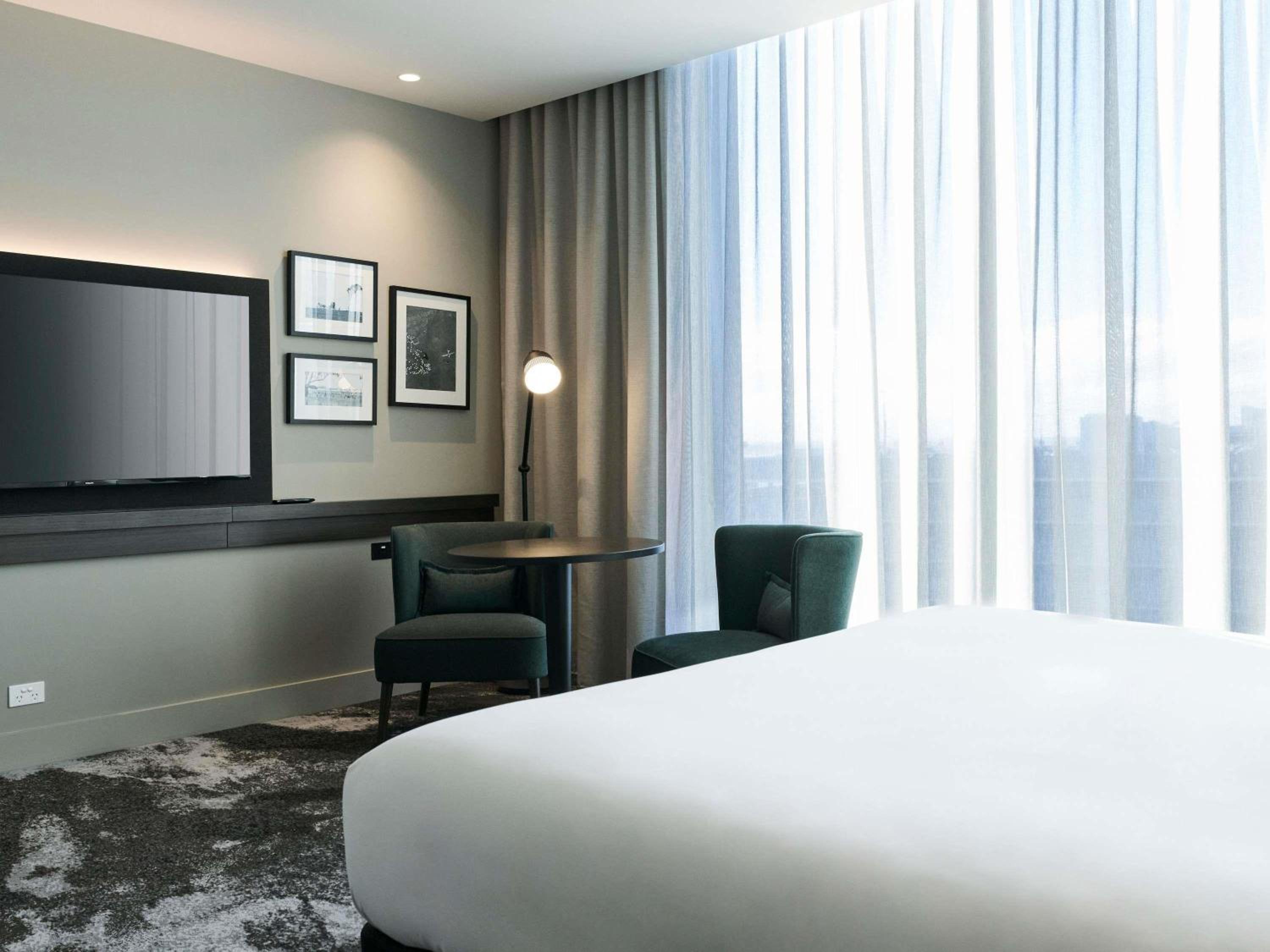 SUPERIOR, KING BED, ACCESSIBLE