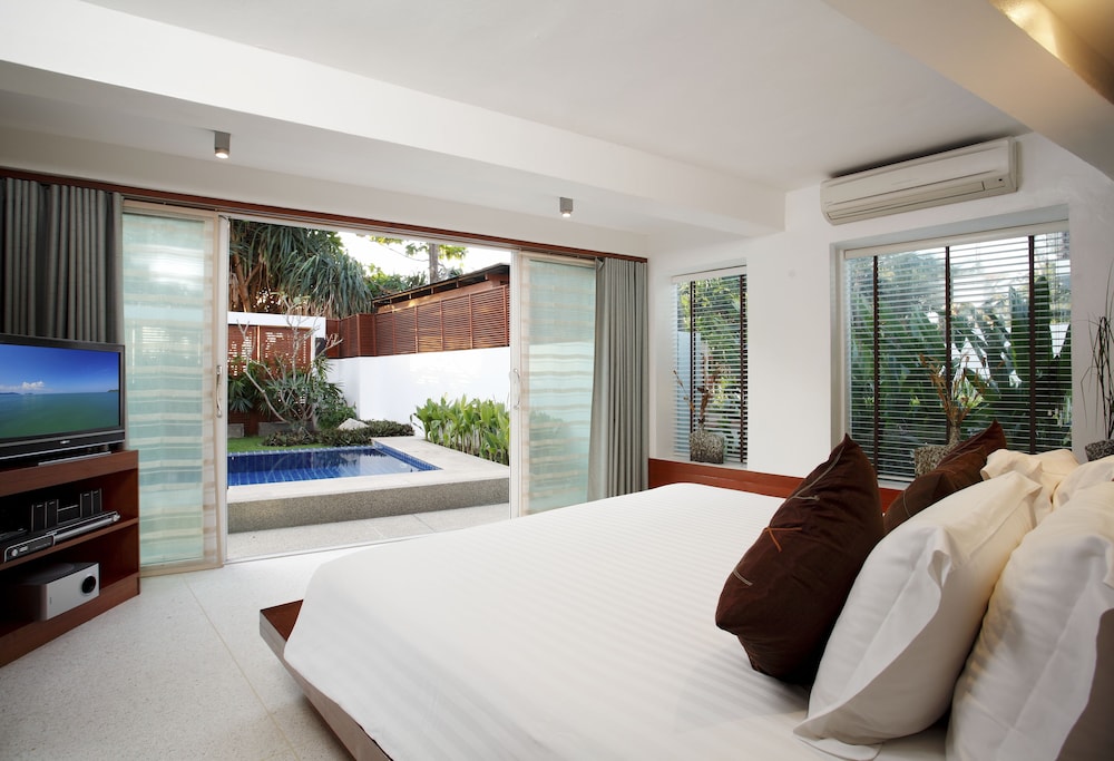 La Flora Resort Patong 17/70