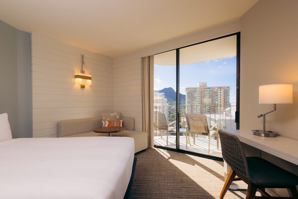 Room, King Bed, Waikiki View, Sofa, Balcony