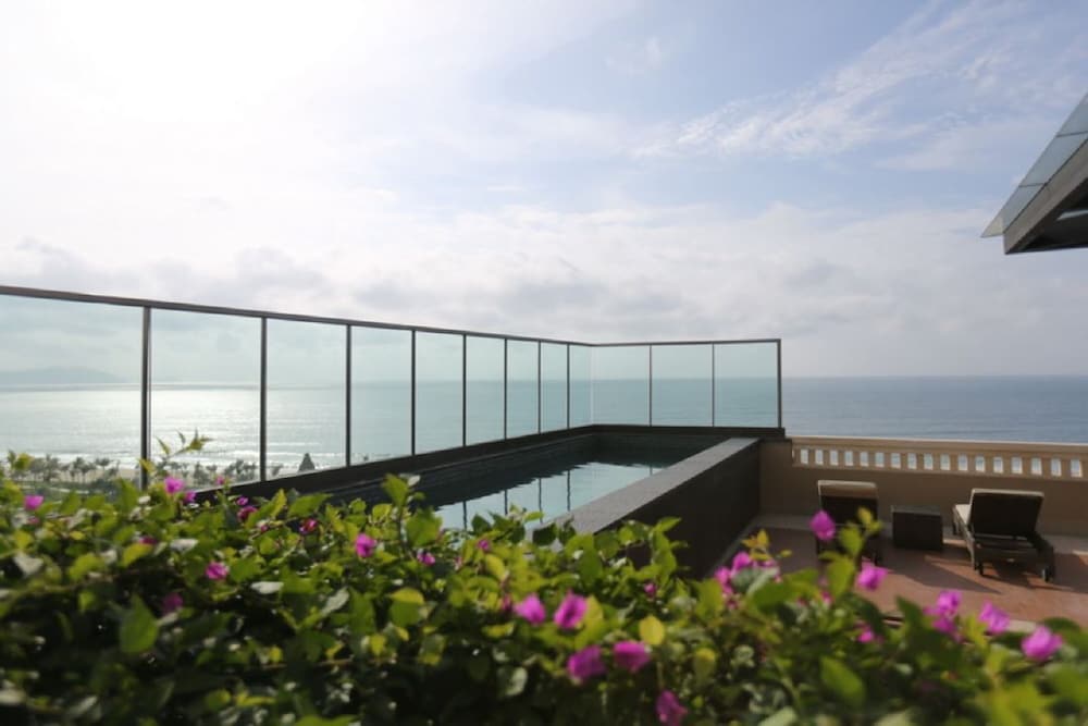 Raffles Hainan 7/71
