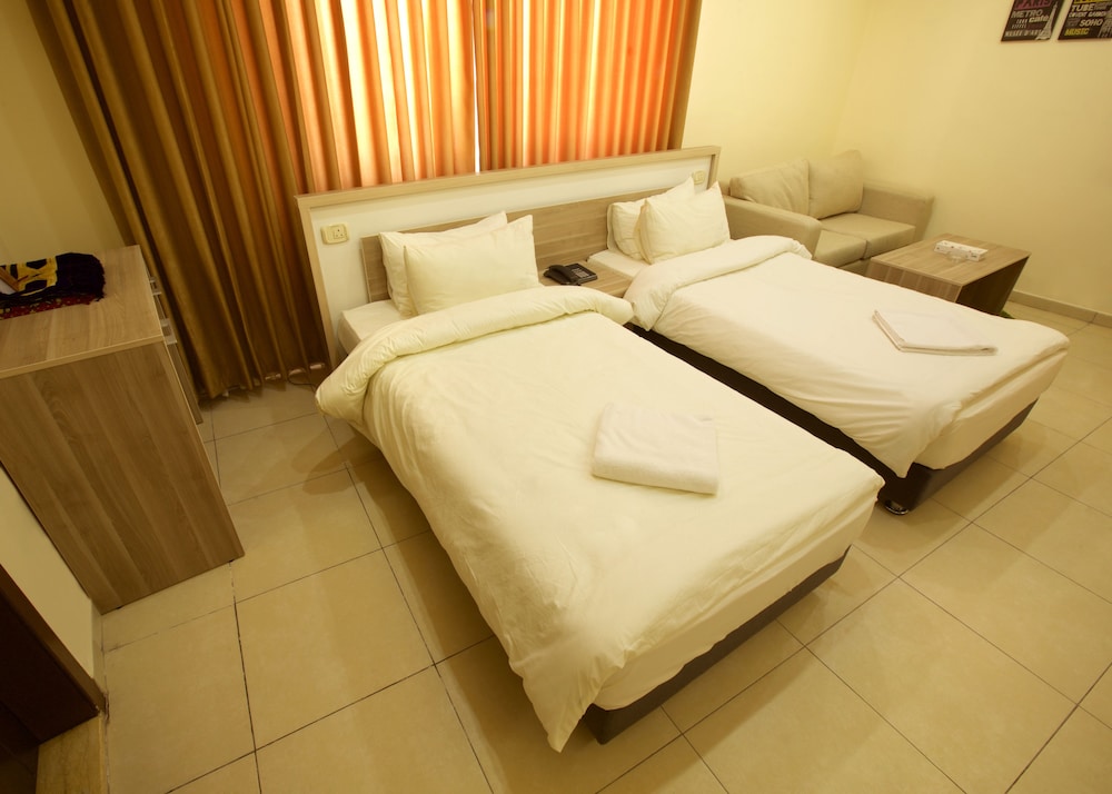 Lujain Hotel Suites 3/50