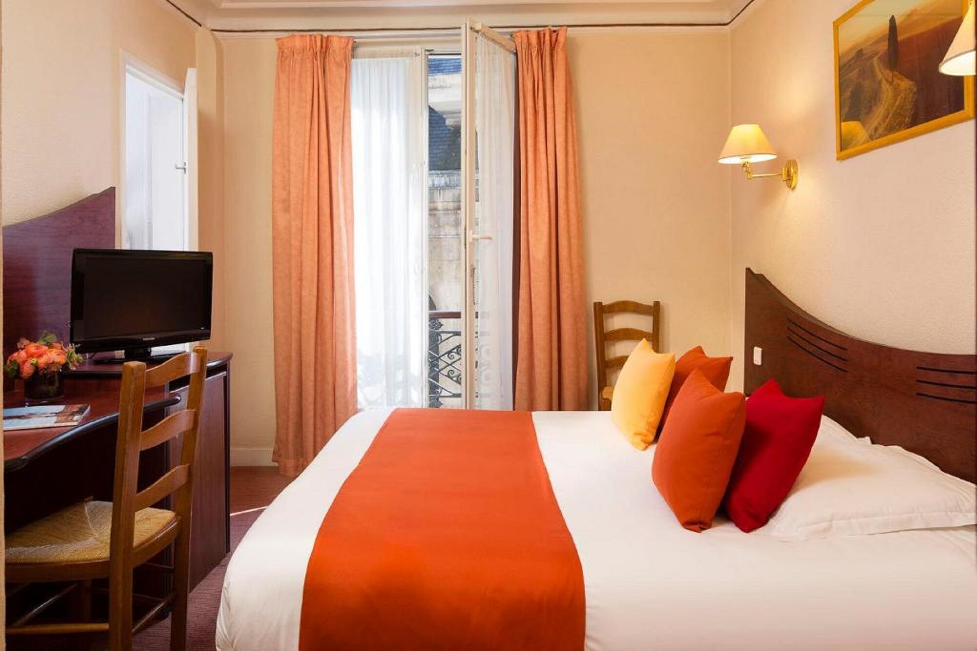 غرفة قياسية بسرير مزدوج، HOTEL SAINT-ROCH 2/3