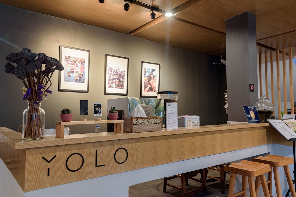 Yolo Bangkok Boutique Hotel 9/50
