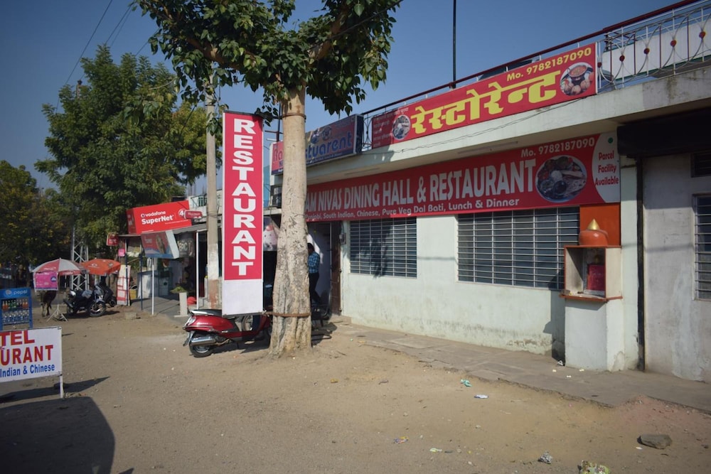 Hotel Ram Niwas 45/47