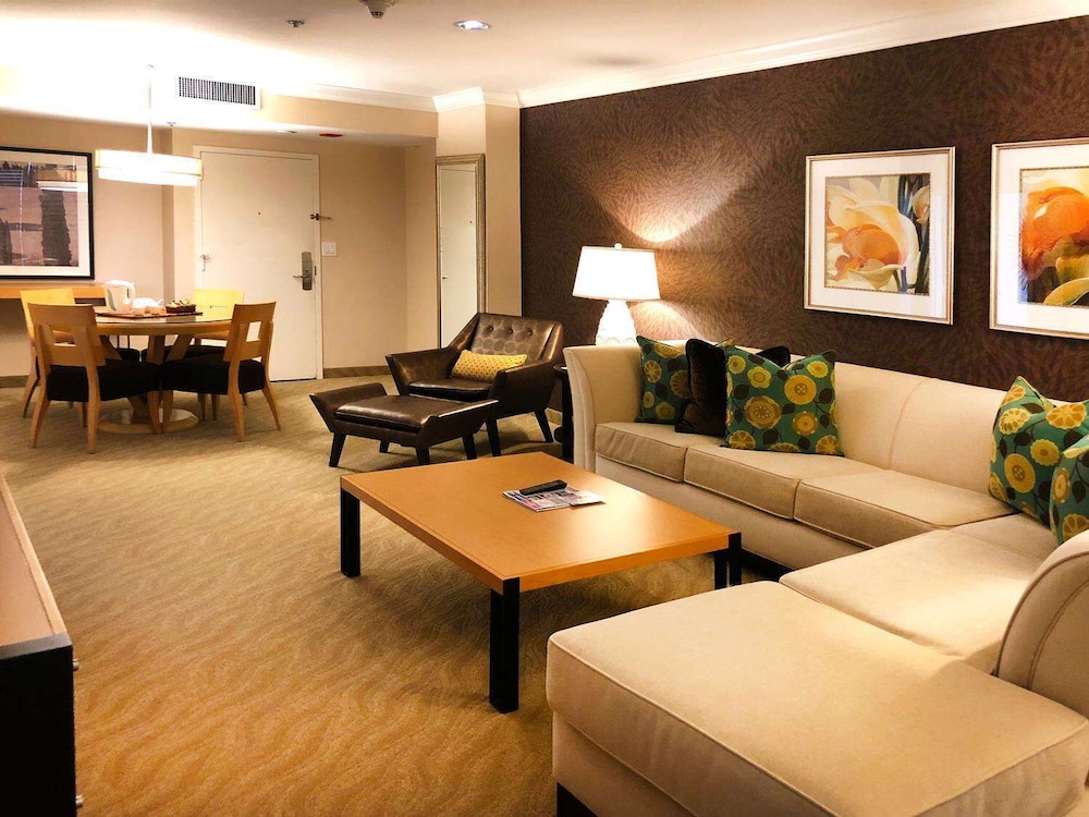 Pacific Palms Resort 19/50