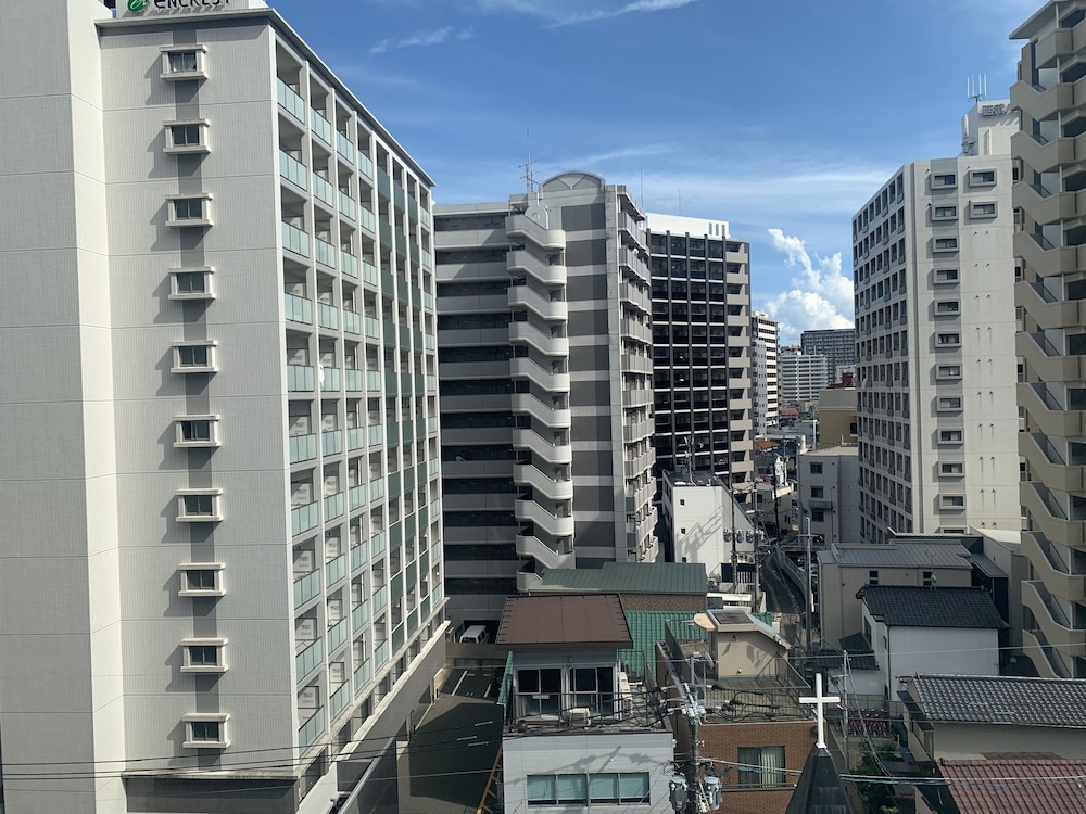 Cross Life Hakata Tenjin 4/50