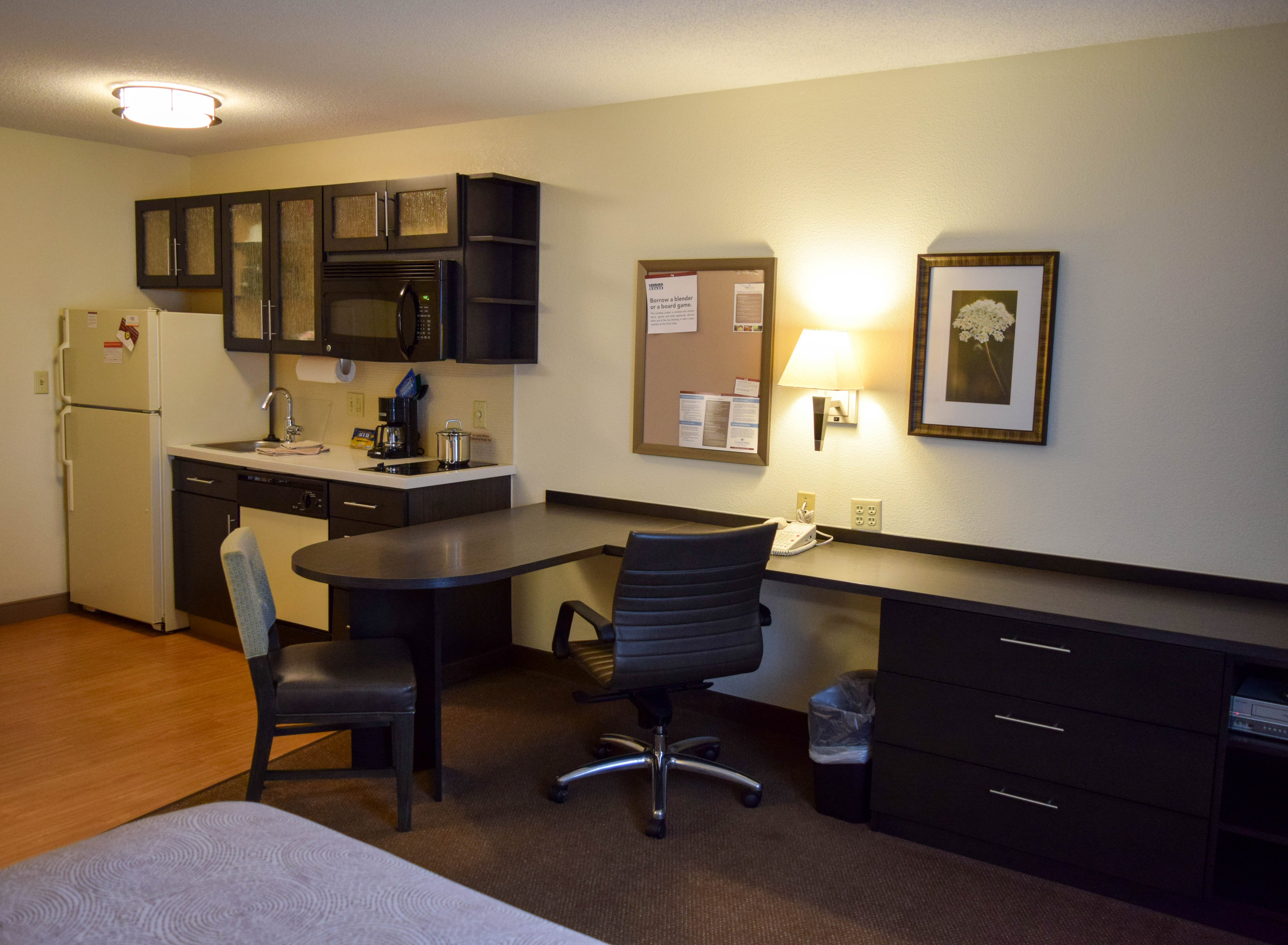 Sonesta Simply Suites Wichita Airport 44/69