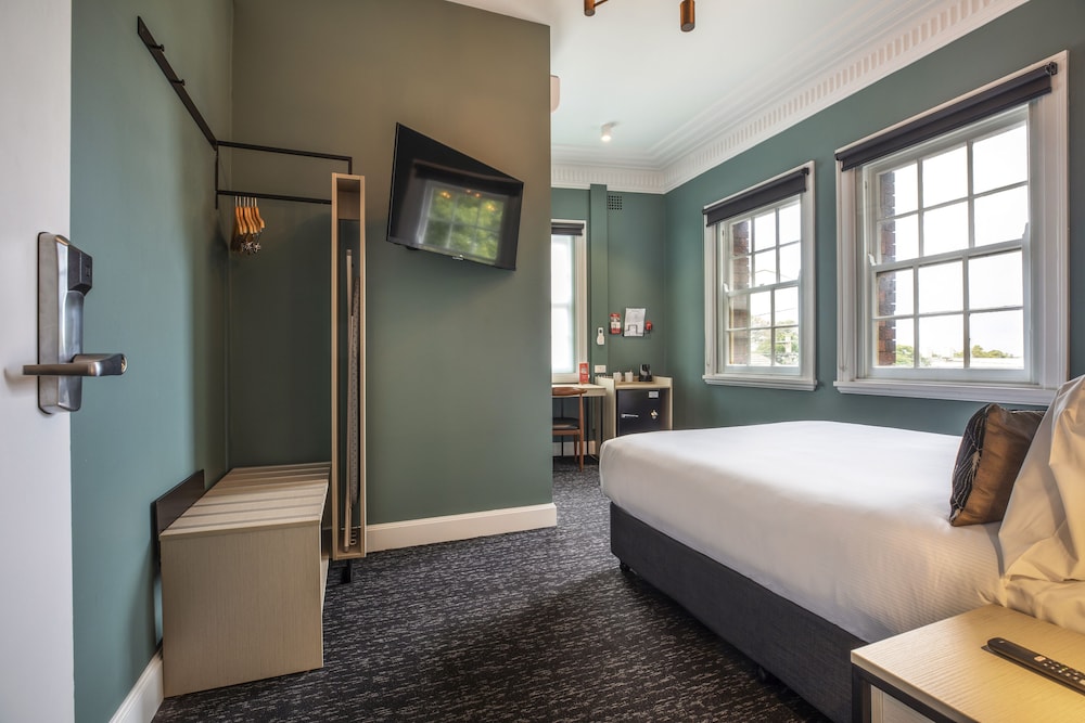 Pymble Hotel 11/50