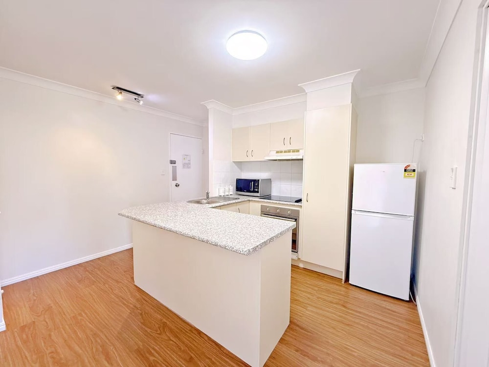 Karana Palms Self Contained Apartments 9/58