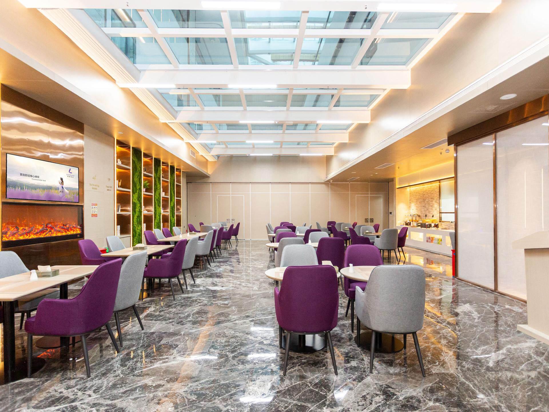 Lavande Hotel (Shenzhen Nanshan Science and Technology Park Vanke Cloud City) 51/53