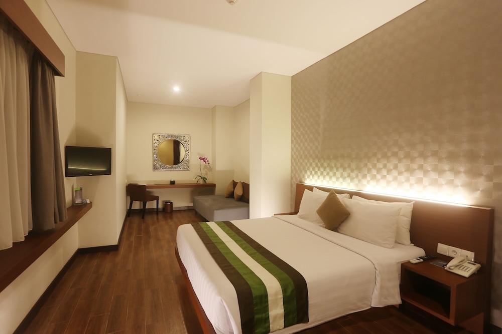 Grand Whiz Hotel Nusa Dua 34/75