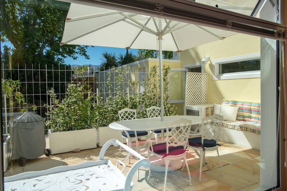 Constantia Cottages 24/50