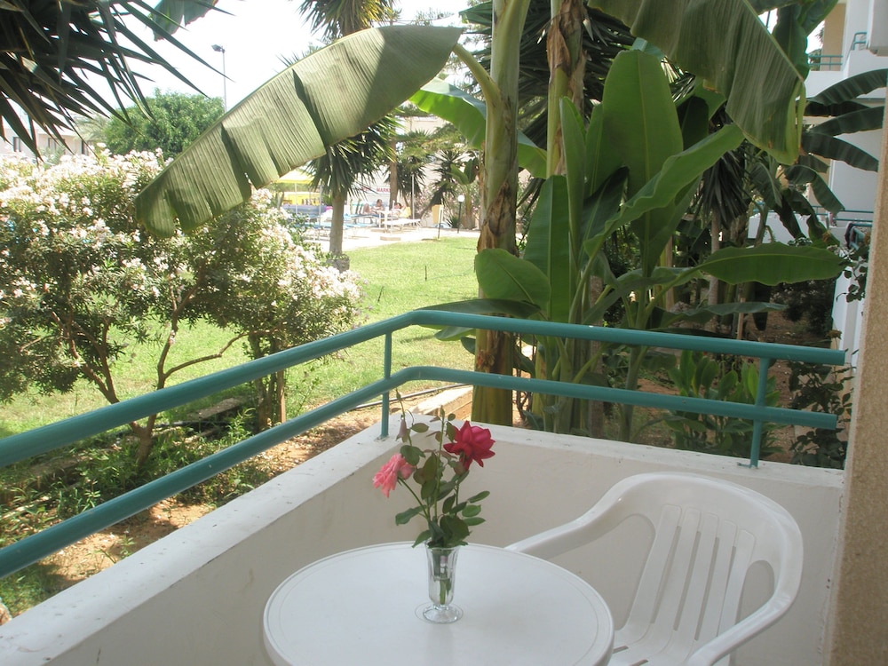 DebbieXenia Hotel Apartments 32/45