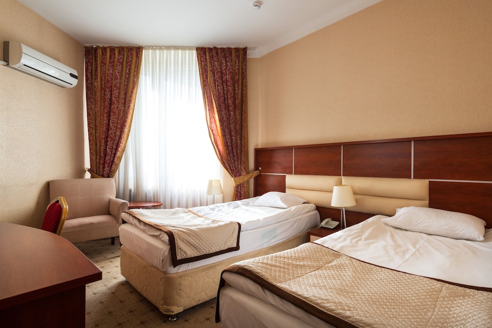 Kazakhstan Hotel 40/87