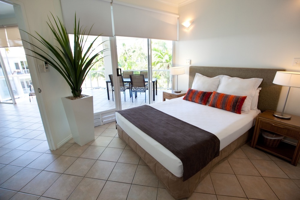 2 BEDROOMS, APARTMENT, OCEAN VIEW, BALCONY