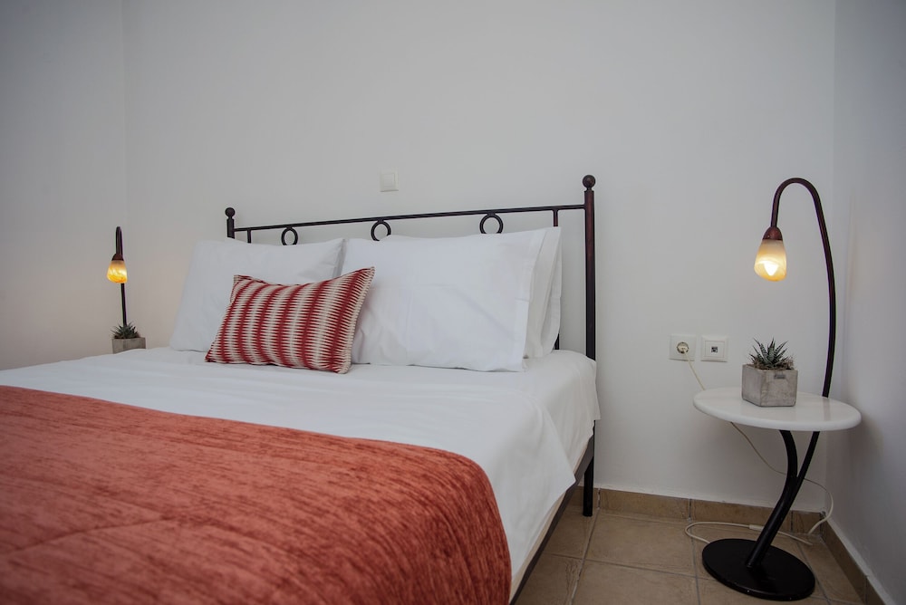 1 BEDROOM, APARTMENT, GARDEN VIEW