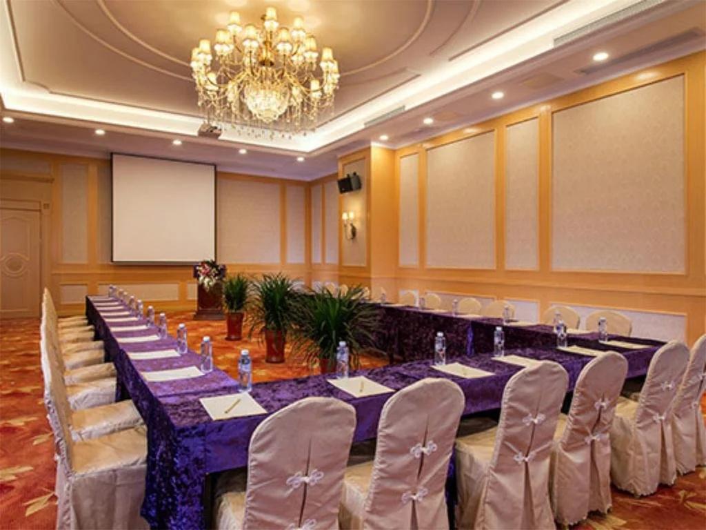 Vienna Hotel (Shenzhen Shiyan Shilong Community) 45/49