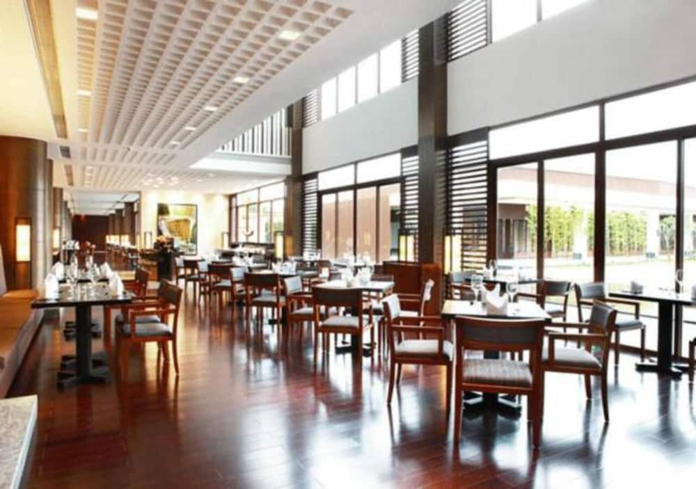 Baiyun Lakeside Hotel 40/50
