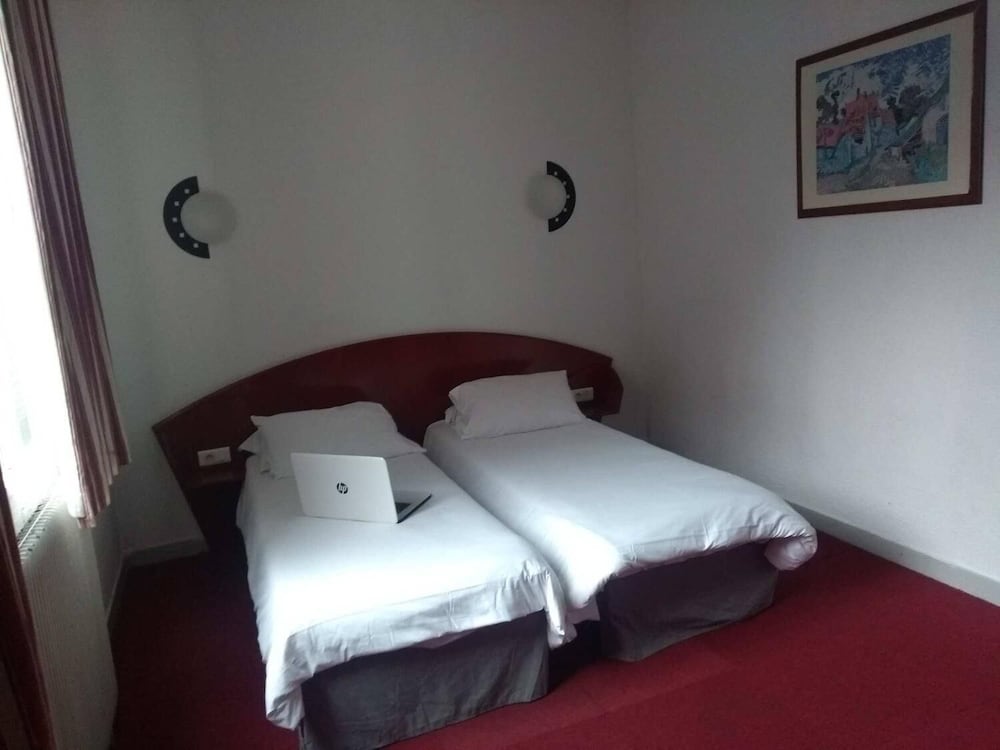 Hotel Le Clemenceau 12/45
