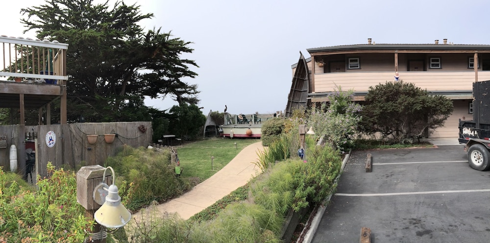 Captain's Inn At Moss Landing 63/74