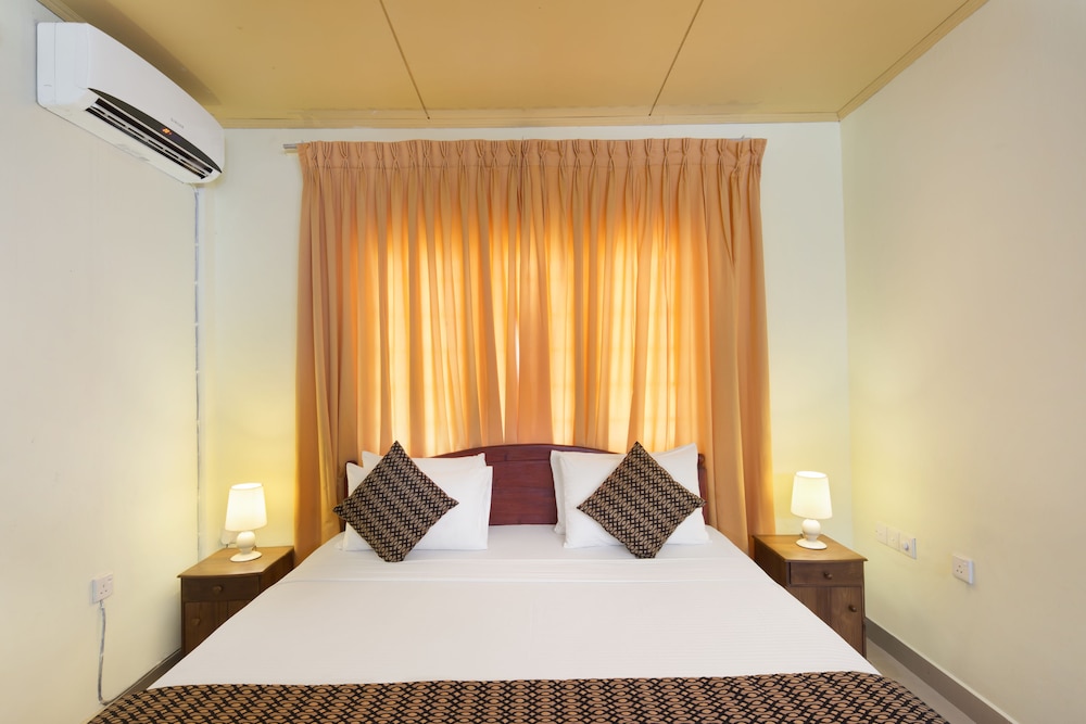 Palm Beach Inn Sea Shells Cabanas 12/50