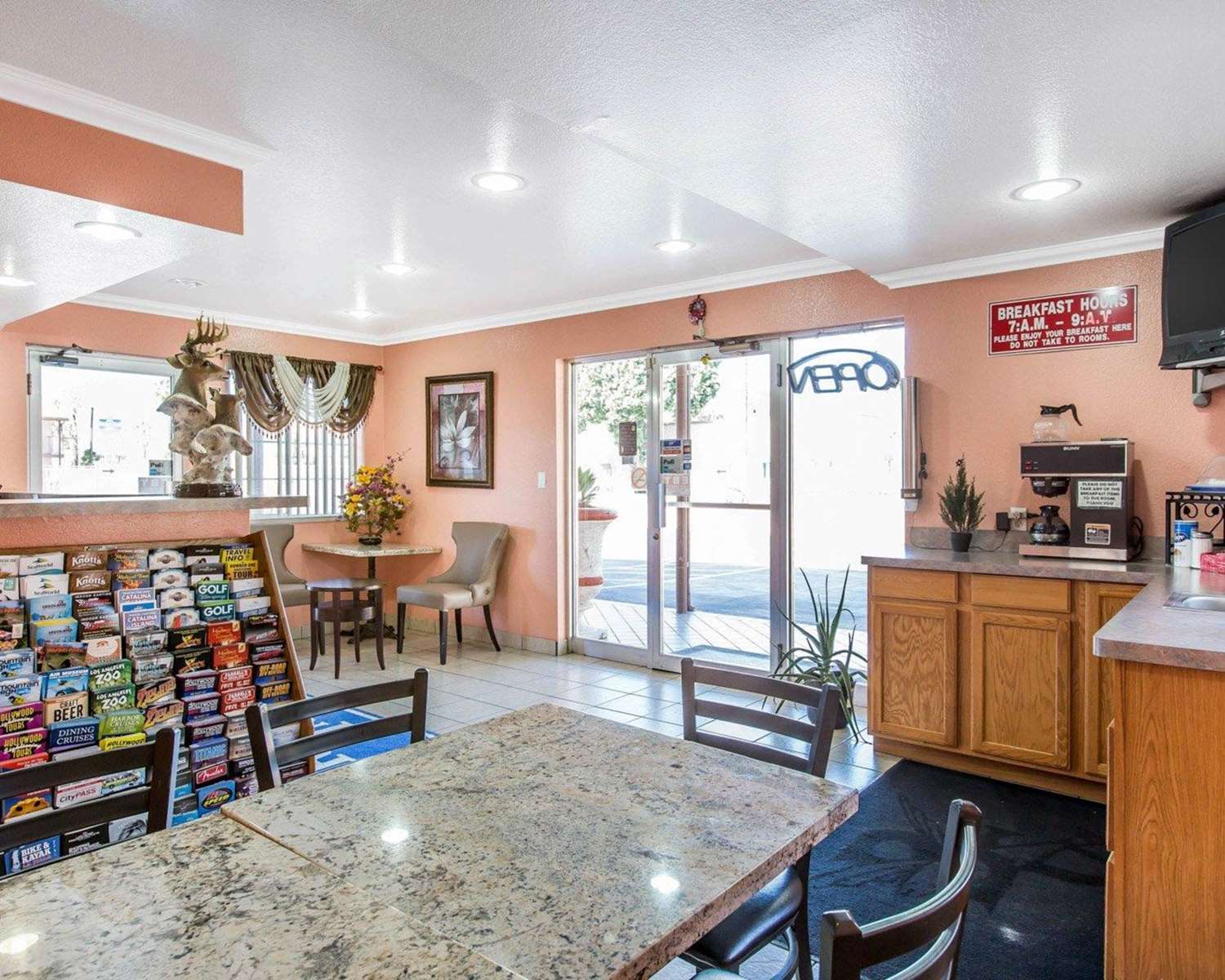 Studio6 Suites San Bernardino, CA 34/36