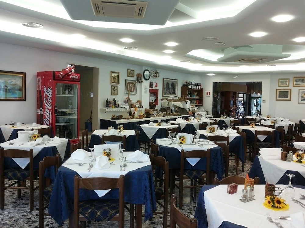 HOTEL TROVATORE 30/48