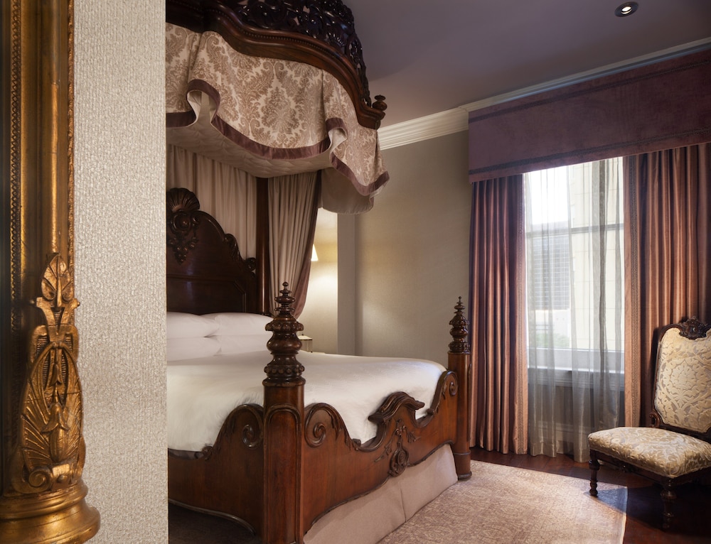 Le Pavillon Hotel 29/77