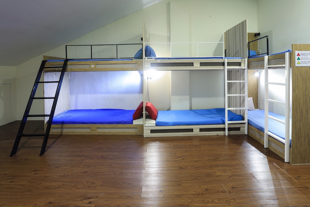 SPOT ON 90236 Zigzag Travellers Home 19/44