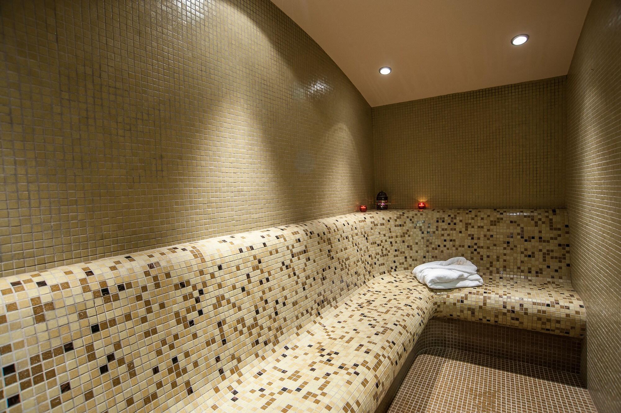 C Comfort Hotel 20/50