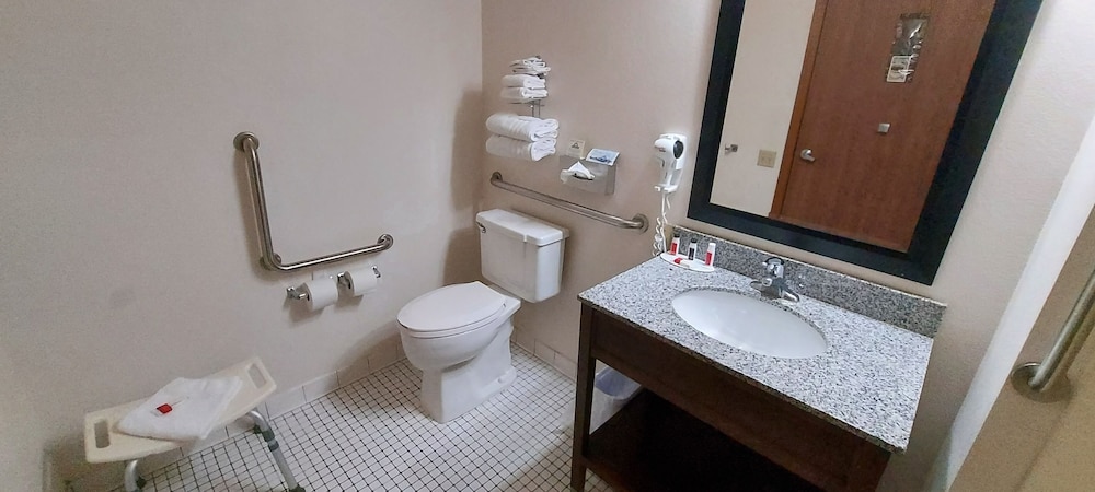 Days Inn by Wyndham Willmar 15/33