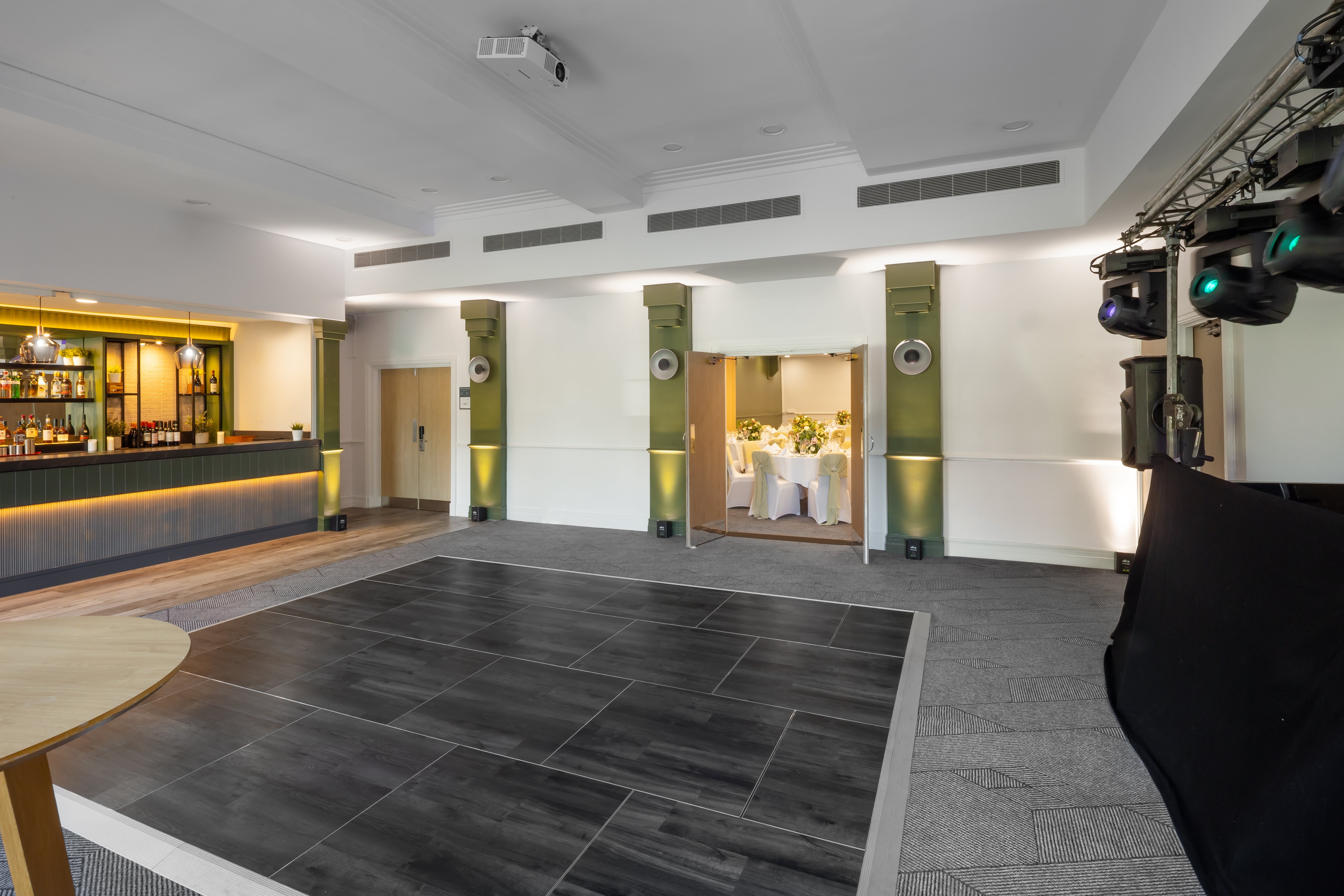 Holiday Inn Farnborough by IHG 6/74